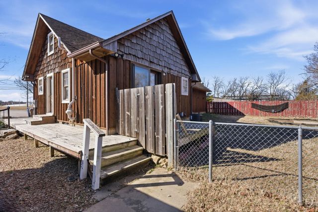 718 E Kechi Rd, Kechi, KS 67067