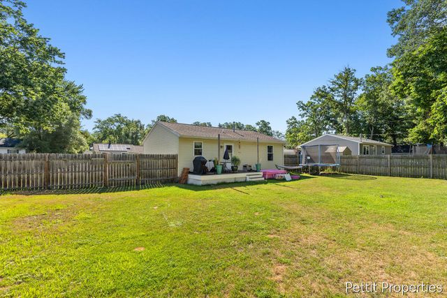 1447 West Street, Muskegon, MI 49442