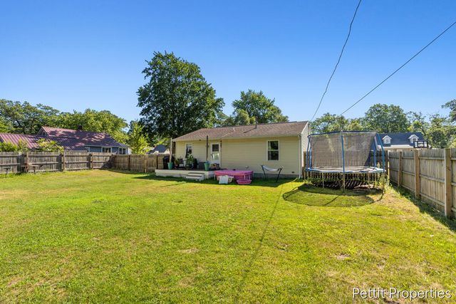 1447 West Street, Muskegon, MI 49442
