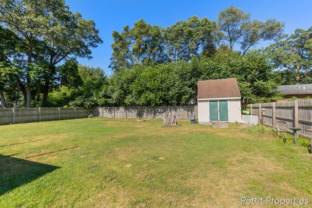 1447 West Street, Muskegon, MI 49442