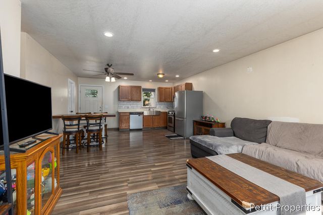 1447 West Street, Muskegon, MI 49442