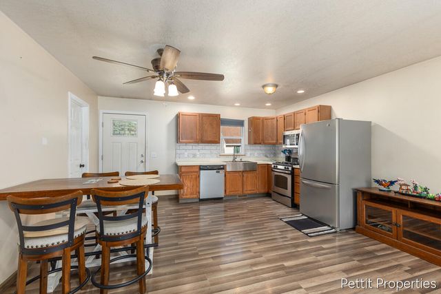 1447 West Street, Muskegon, MI 49442