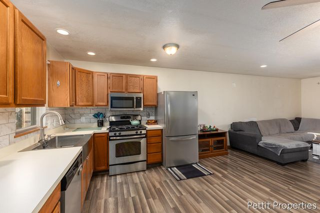 1447 West Street, Muskegon, MI 49442