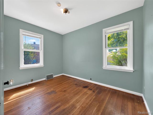 11529 Roxbury Street, Detroit, MI 48224