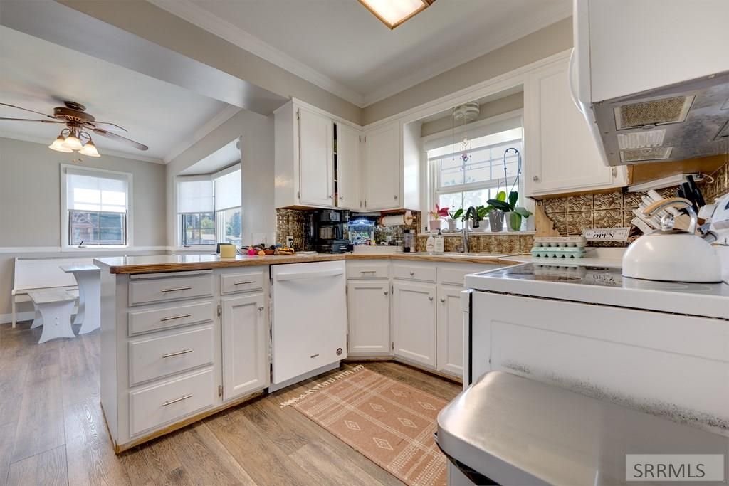 Image 3 of property listing at 1905 Curtis Avenue, Idaho Falls, ID 83402