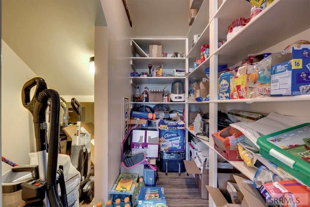 Image 7 of property listing at 1905 Curtis Avenue, Idaho Falls, ID 83402