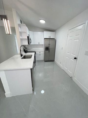 1517 NW 19th Avenue, Fort Lauderdale, FL 33311