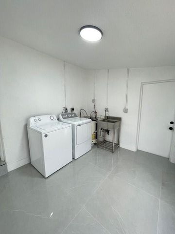 1517 NW 19th Avenue, Fort Lauderdale, FL 33311