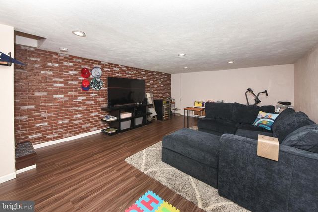 128 E 8TH AVE, Conshohocken, PA 19428