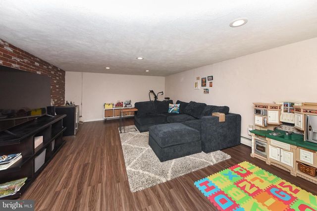 128 E 8TH AVE, Conshohocken, PA 19428