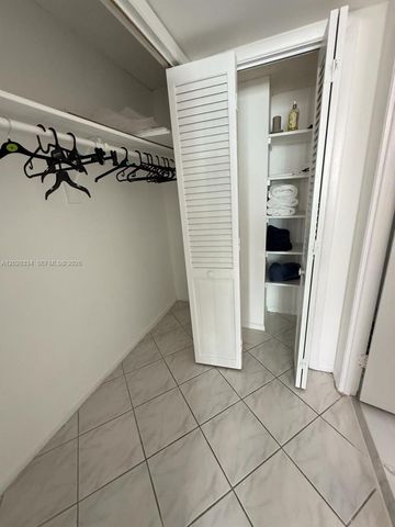 6039 Collins Ave 1236, Miami Beach, FL 33140