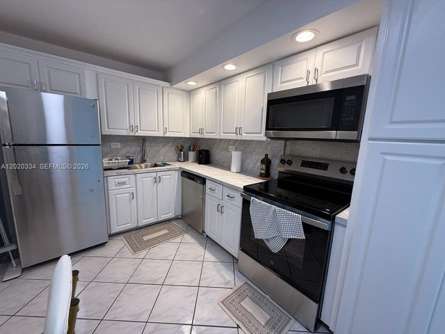 6039 Collins Ave 1236, Miami Beach, FL 33140