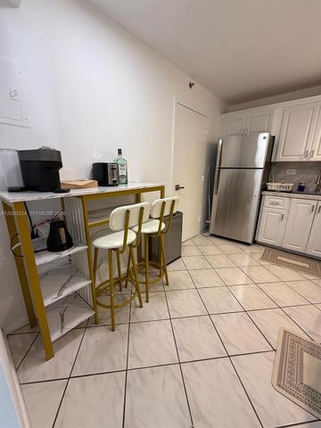 6039 Collins Ave 1236, Miami Beach, FL 33140