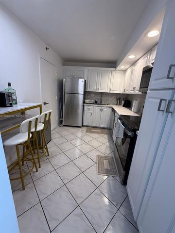 6039 Collins Ave 1236, Miami Beach, FL 33140