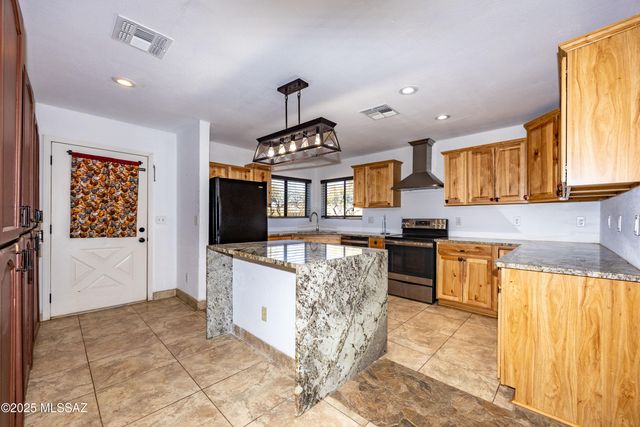 211 W Camino De Mesa, Huachuca City, AZ 85616