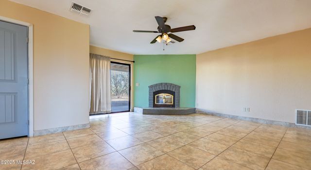 211 W Camino De Mesa, Huachuca City, AZ 85616