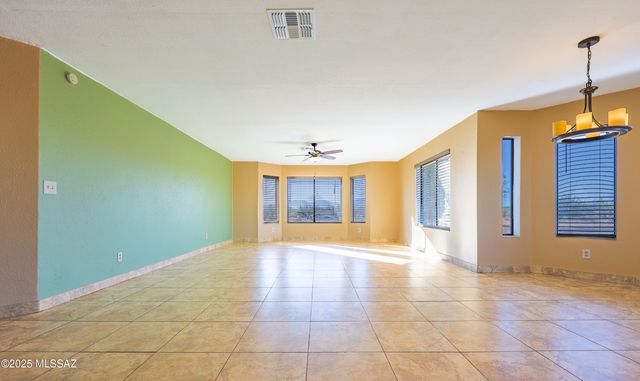 211 W Camino De Mesa, Huachuca City, AZ 85616