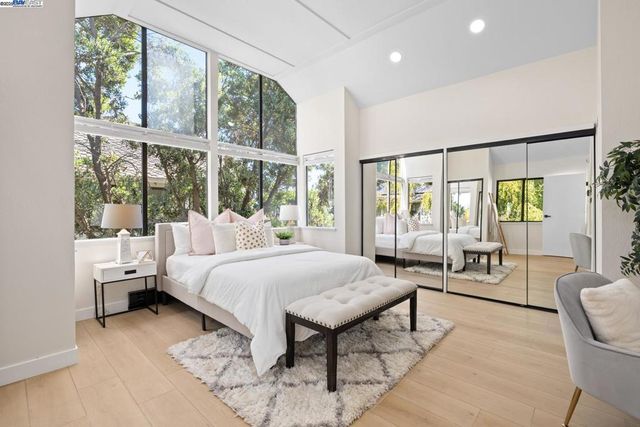 1202 Moonsail Ln, Foster City, CA 94404