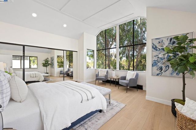 1202 Moonsail Ln, Foster City, CA 94404