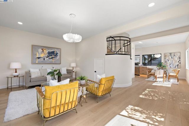 1202 Moonsail Ln, Foster City, CA 94404