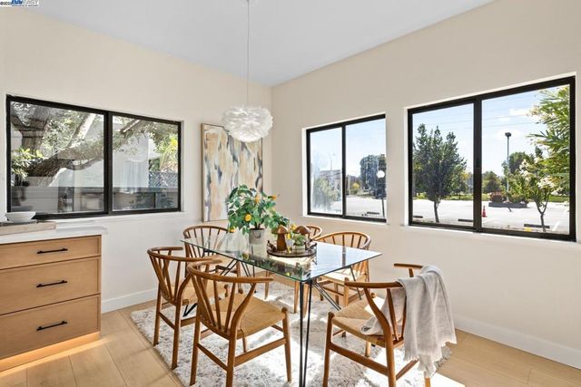 1202 Moonsail Ln, Foster City, CA 94404