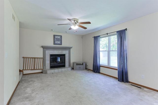 10035 Ashwood Forest Drive, Osceola, IN 46561