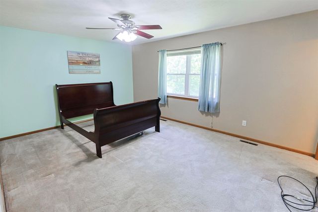 10035 Ashwood Forest Drive, Osceola, IN 46561