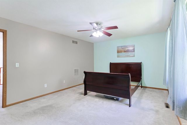 10035 Ashwood Forest Drive, Osceola, IN 46561