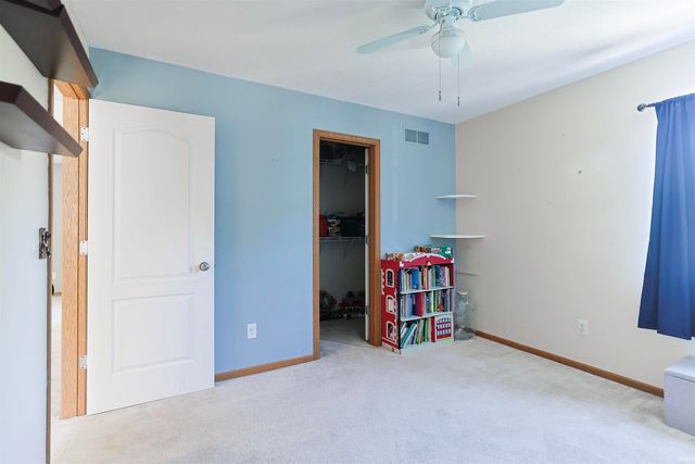 10035 Ashwood Forest Drive, Osceola, IN 46561
