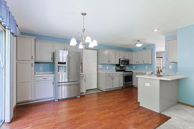 10035 Ashwood Forest Drive, Osceola, IN 46561