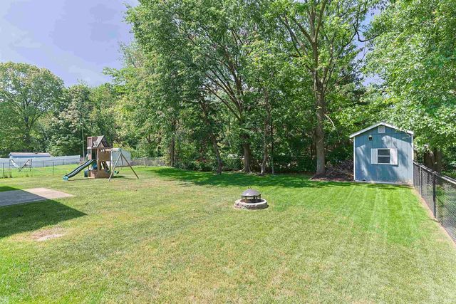 10035 Ashwood Forest Drive, Osceola, IN 46561
