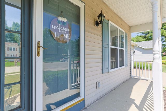 10035 Ashwood Forest Drive, Osceola, IN 46561
