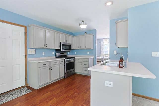 10035 Ashwood Forest Drive, Osceola, IN 46561