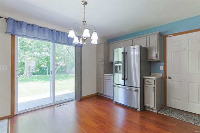 10035 Ashwood Forest Drive, Osceola, IN 46561