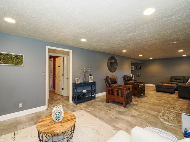 2425 E CINNABAR LN, Cottonwood Heights, UT 84121