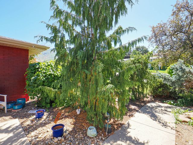 2425 E CINNABAR LN, Cottonwood Heights, UT 84121