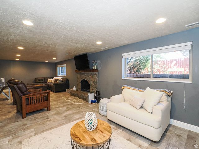 2425 E CINNABAR LN, Cottonwood Heights, UT 84121