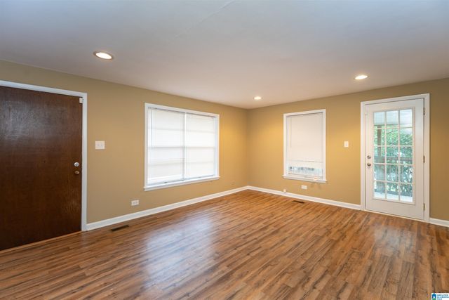 111 1ST AVENUE NW, Graysville, AL 35073