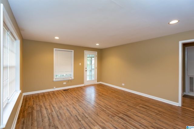 111 1ST AVENUE NW, Graysville, AL 35073