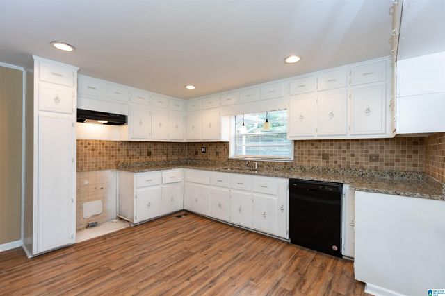 111 1ST AVENUE NW, Graysville, AL 35073