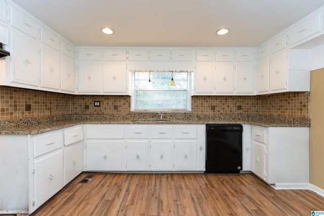 111 1ST AVENUE NW, Graysville, AL 35073