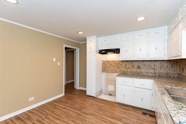 111 1ST AVENUE NW, Graysville, AL 35073