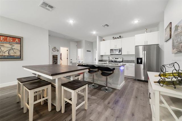 1630 W NEW YORK AVENUE, Orange City, FL 32763