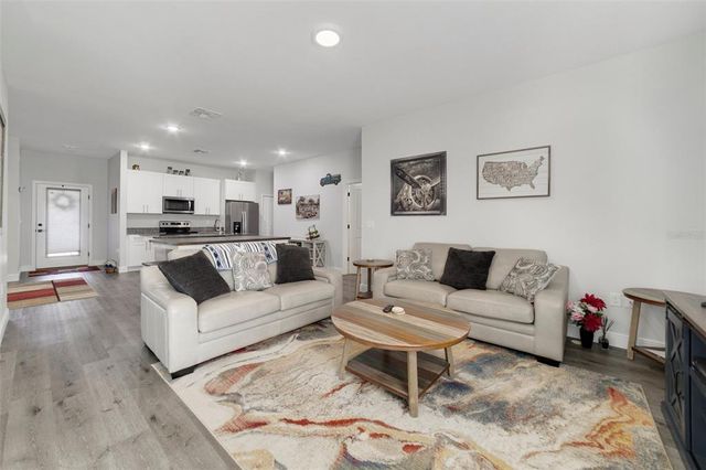1630 W NEW YORK AVENUE, Orange City, FL 32763