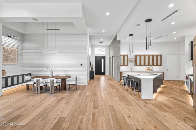 4414 E VERMONT Avenue S, Phoenix, AZ 85018