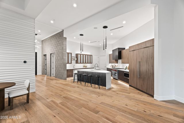 4414 E VERMONT Avenue S, Phoenix, AZ 85018