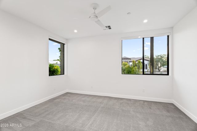 4414 E VERMONT Avenue S, Phoenix, AZ 85018