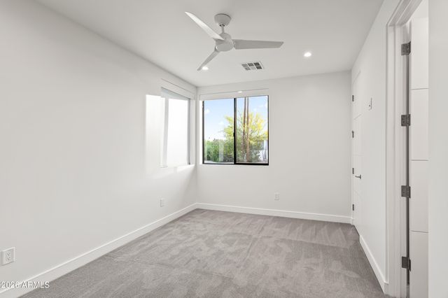 4414 E VERMONT Avenue S, Phoenix, AZ 85018