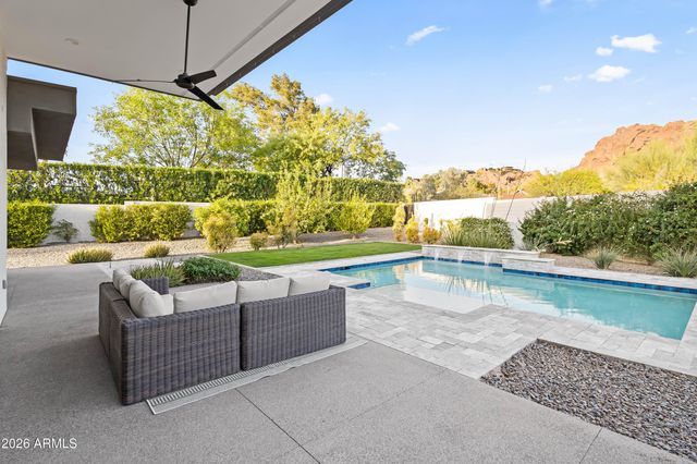 4414 E VERMONT Avenue S, Phoenix, AZ 85018