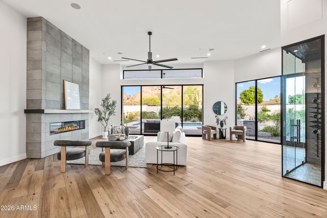 4414 E VERMONT Avenue S, Phoenix, AZ 85018